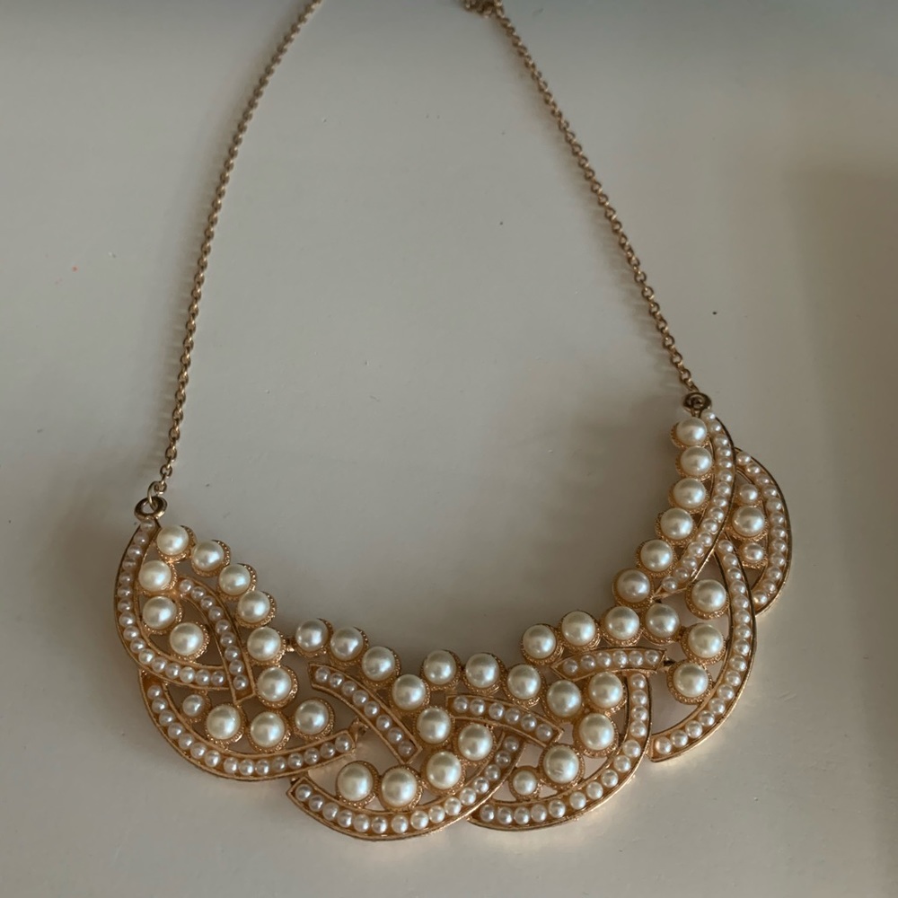 pearl look statement necklace
